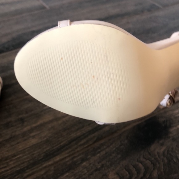 JustFab high heel shoes - Picture 3 of 4